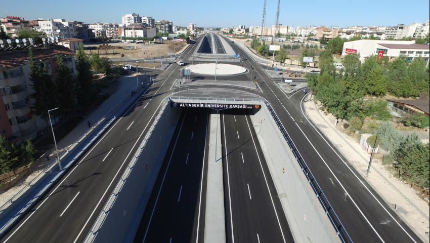 Altınşehir Adıyaman Üniversitesi Köprülü Kavşağı / Kesintisiz Ulaşım