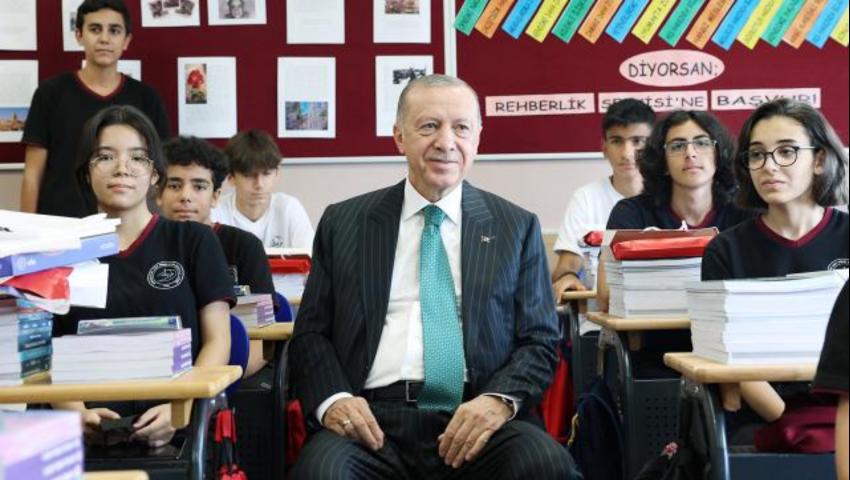 Cumhurbaşkanı Erdoğan Öğrencileri Ziyaret Etti